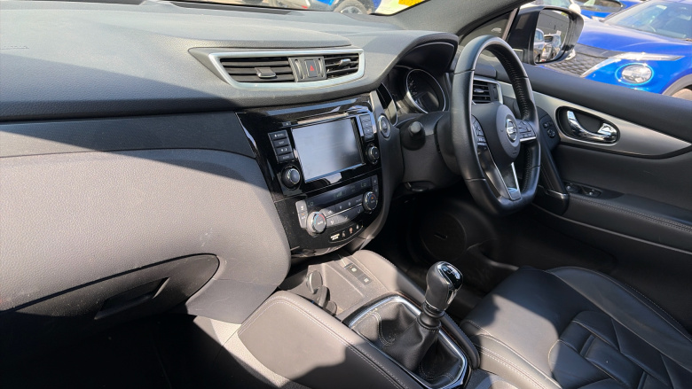 Nissan Qashqai 1.3 DiG-T 160 Tekna+ 5dr Petrol Hatchback